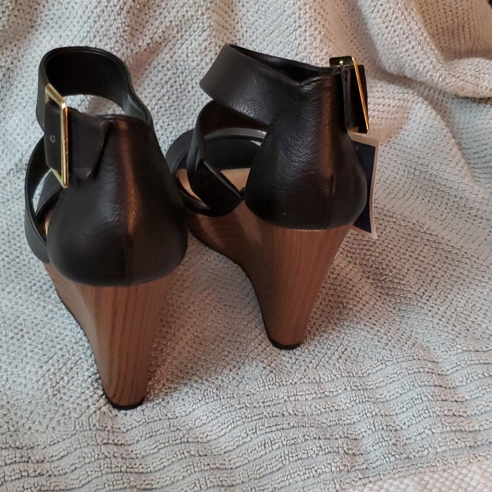 Shoes - Picture 4 of 7